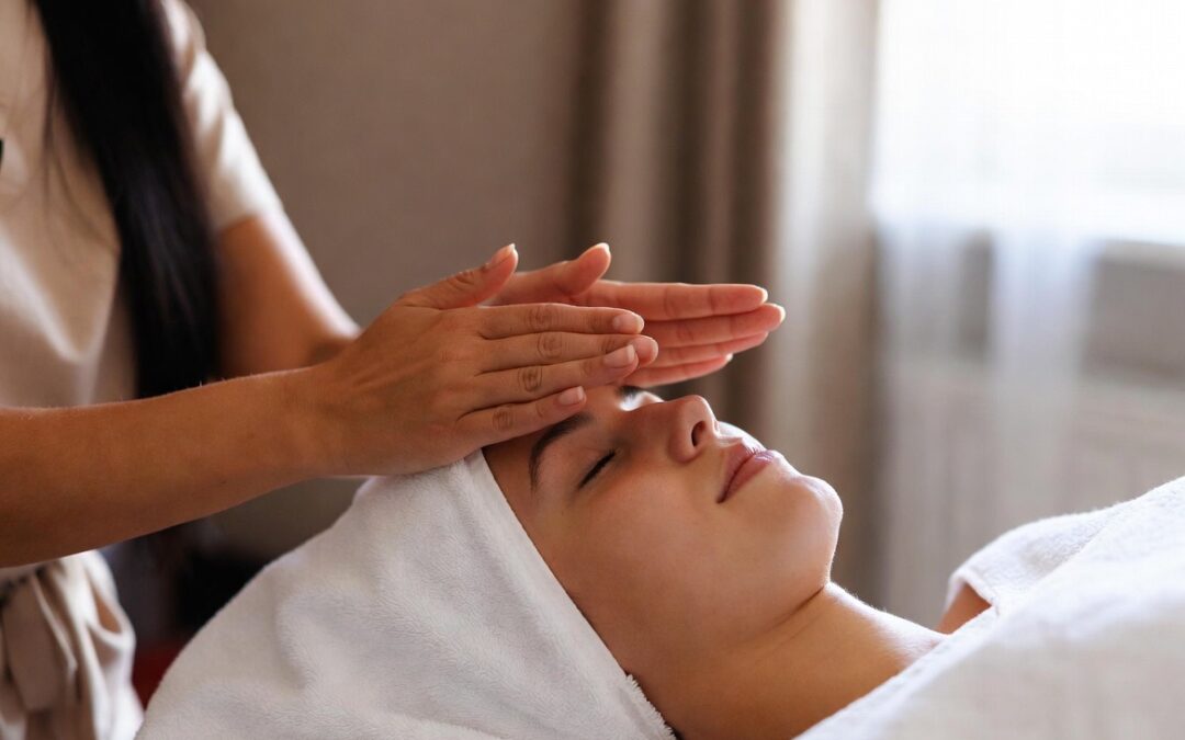 Reiki: qué es, cómo actúa y 7 beneficios clave